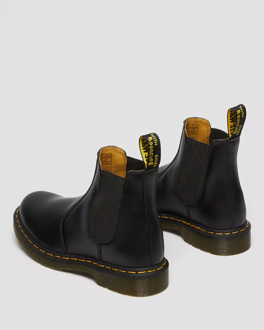 2976 YELLOW STITCH SMOOTH LEATHER CHELSEA BOOTS / Dr. MARTENS