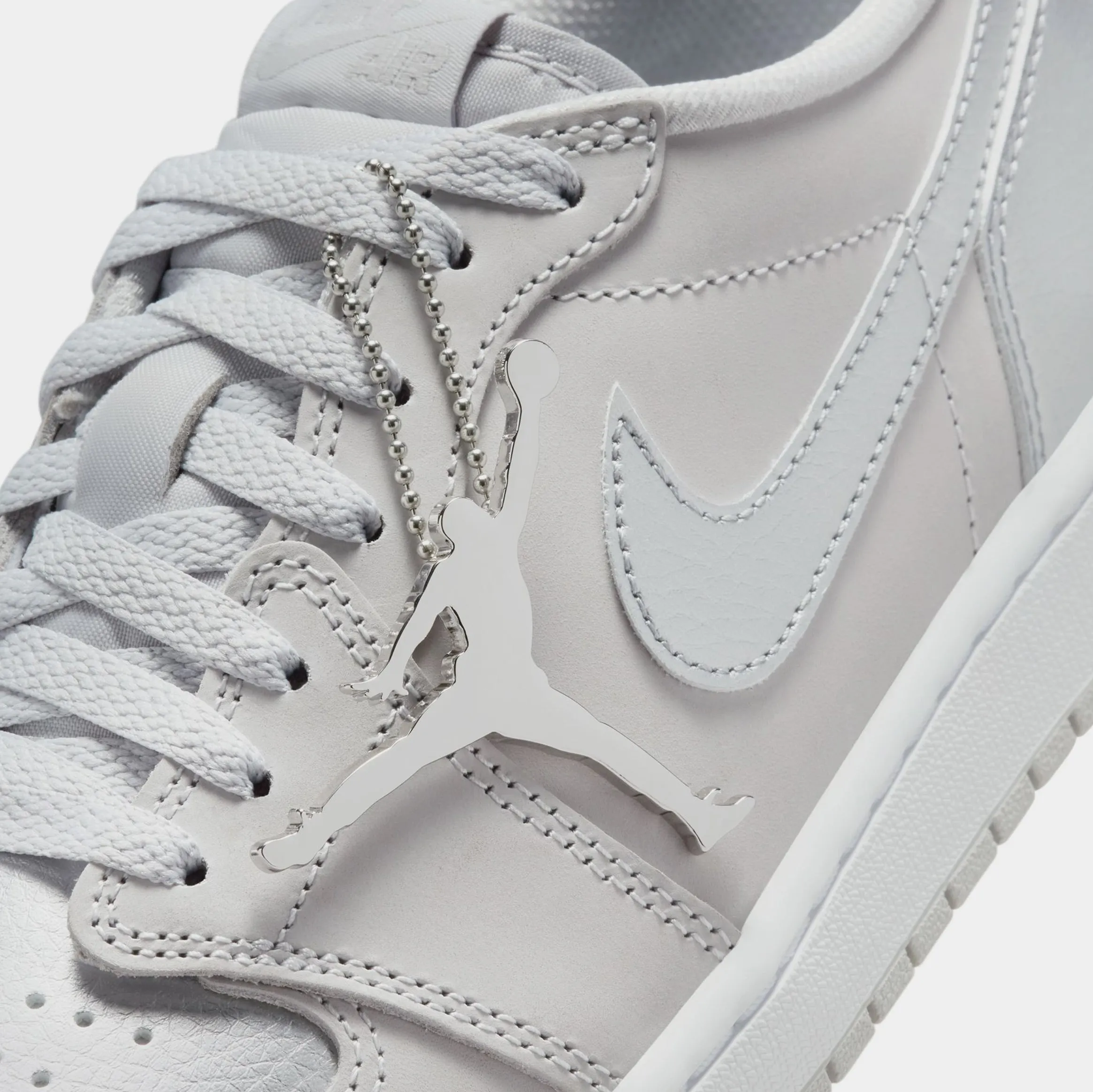 Air Jordan 1 Retro Low OG Metallic Silver Mens Lifestyle Shoes (Neutral Grey/White/Metallic Silver)