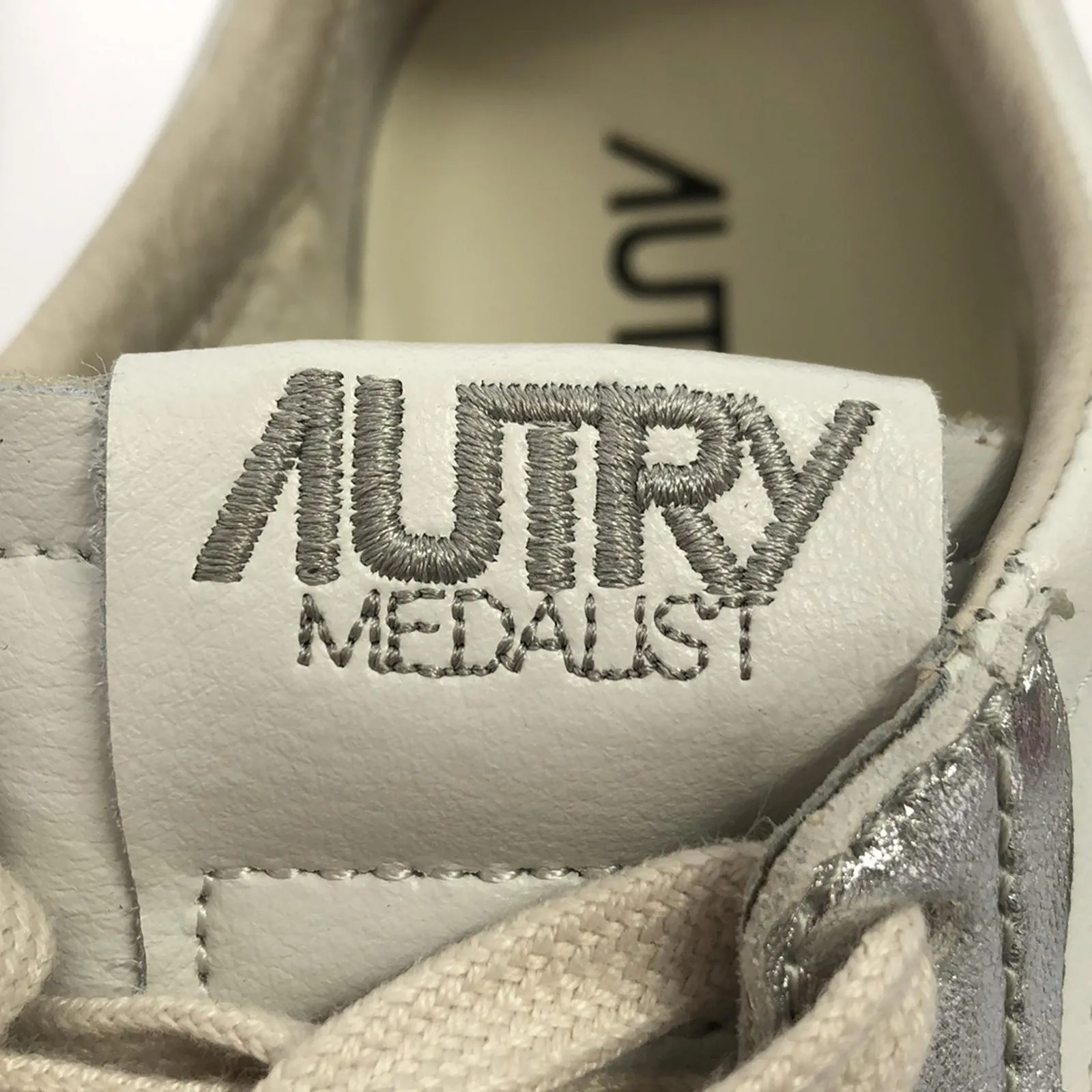 AUTRY Leather Sneakers AULWWB1836