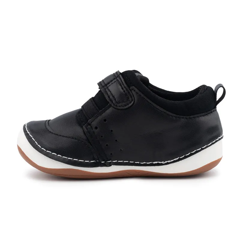 JETT black unisex sneaker