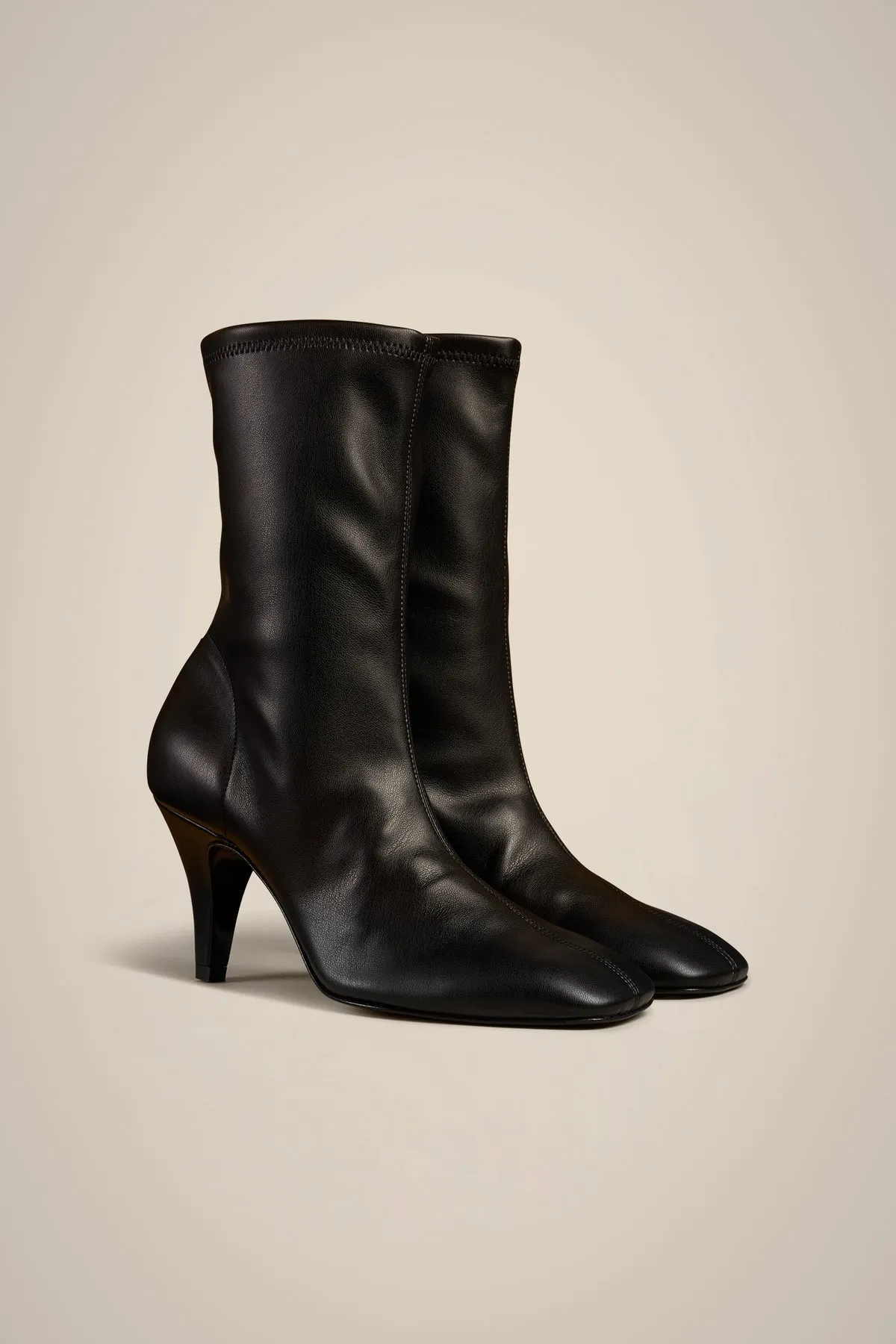 LOW HEEL SQUARE TOE BOOT - BLACK