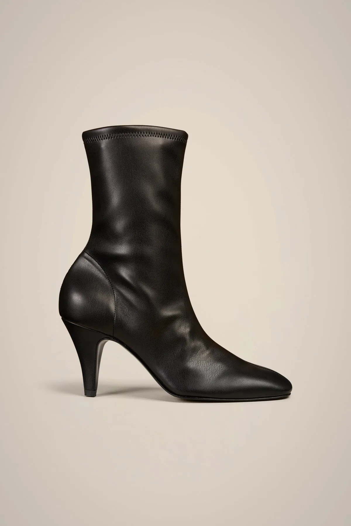 LOW HEEL SQUARE TOE BOOT - BLACK