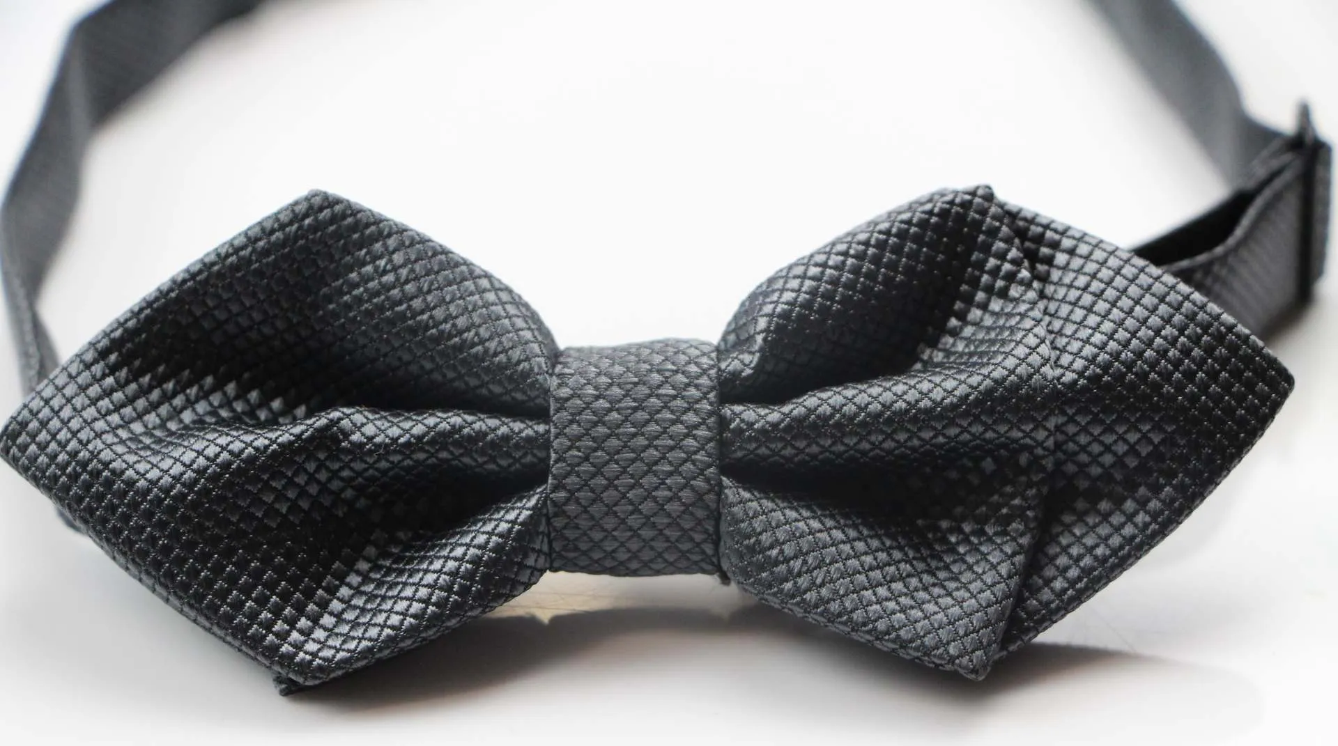 Mens Gunmetal Diamond Shaped Checkered Bow Tie